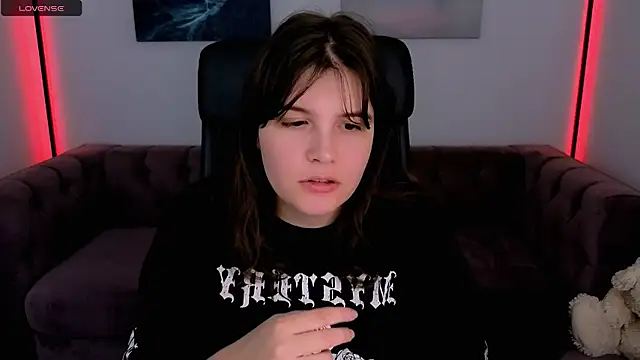 Snapshot of Ruyjin_Choi chatting on 19, 10, 2025 Ruyjin Choi online show from 19, 10, 2025