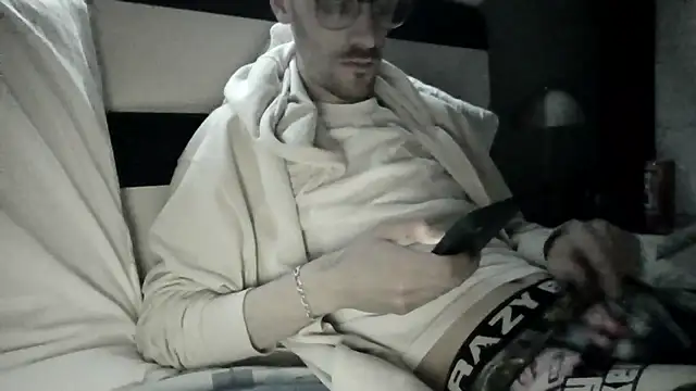 Snapshot of passif520 chatting on 7, 4, 2026 passif520 online show from 7, 4, 2026