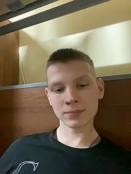 Snapshot of fameboyboo chatting on 2, 1, 2025 fameboyboo online show from 2, 1, 2025