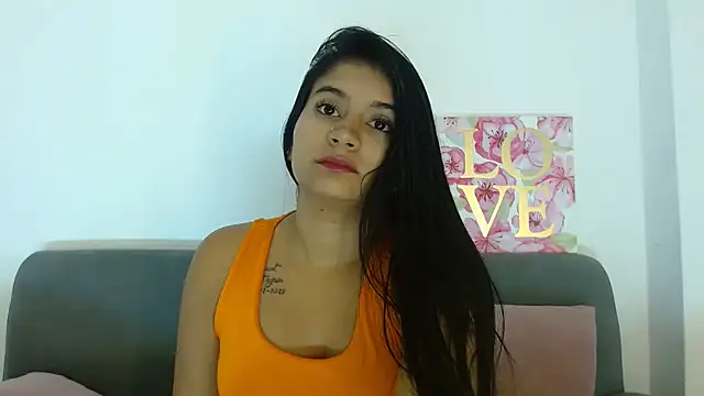 Snapshot of anahi__s chatting on 5, 3, 2025 anahi s online show from 5, 3, 2025