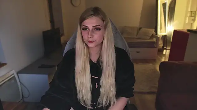 Snapshot of ce_leste__ chatting on 15, 2, 2025 ce leste online show from 15, 2, 2025