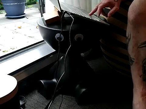 ChunkyMonkey007 online show from 28, 1, 2025