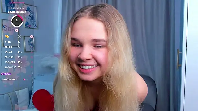 Snapshot of OdetteHarwick chatting on 24, 10, 2025 OdetteHarwick online show from 24, 10, 2025