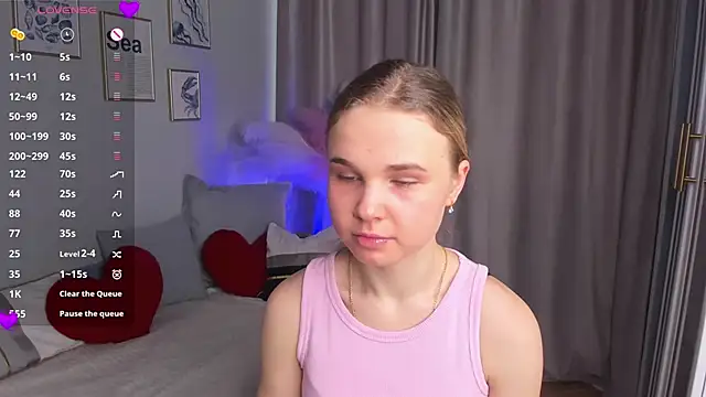 Snapshot of OdetteHarwick chatting on 11, 11, 2025 OdetteHarwick online show from 11, 11, 2025