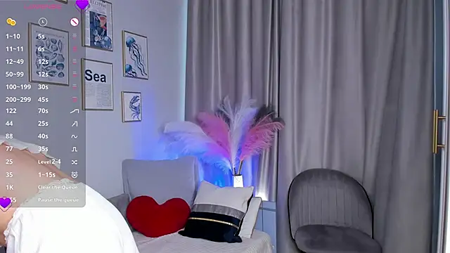 Snapshot of OdetteHarwick chatting on 13, 11, 2025 OdetteHarwick online show from 13, 11, 2025