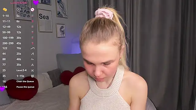 Snapshot of OdetteHarwick chatting on 16, 11, 2025 OdetteHarwick online show from 16, 11, 2025