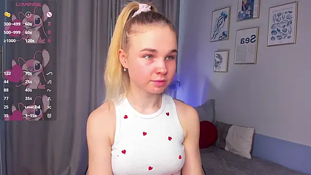 Snapshot of OdetteHarwick chatting on 3, 12, 2025 OdetteHarwick online show from 3, 12, 2025