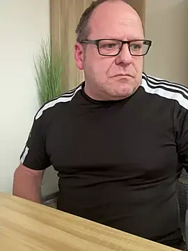 coupleLatinaLovers online show from 30, 1, 2025