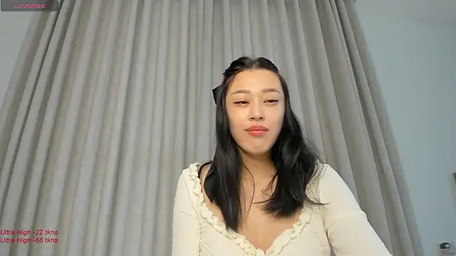 Snapshot of yumisunn chatting on 14, 1, 2025 yumisunn online show from 14, 1, 2025