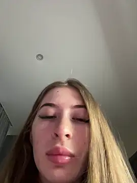 Snapshot of your_girl_next_door chatting on 11, 1, 2025 your girl next door online show from 11, 1, 2025