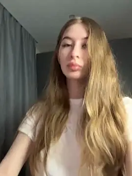 Snapshot of your_girl_next_door chatting on 4, 2, 2025 your girl next door online show from 4, 2, 2025