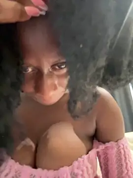 Snapshot of Roxiexx chatting on 25, 2, 2026 Roxiexx online show from 25, 2, 2026