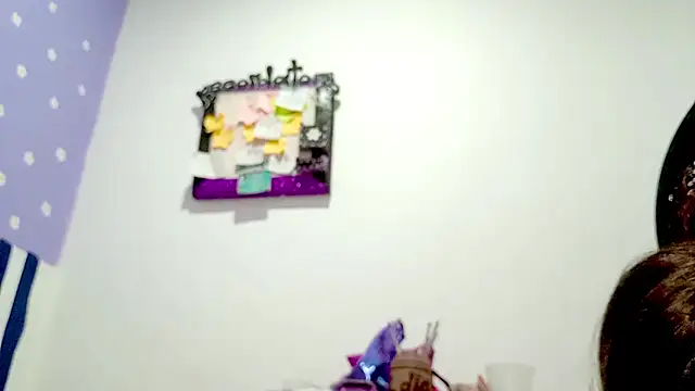 Snapshot of PetiteIvoryQueen19 chatting on 28, 2, 2026 PetiteIvoryQueen19 online show from 28, 2, 2026