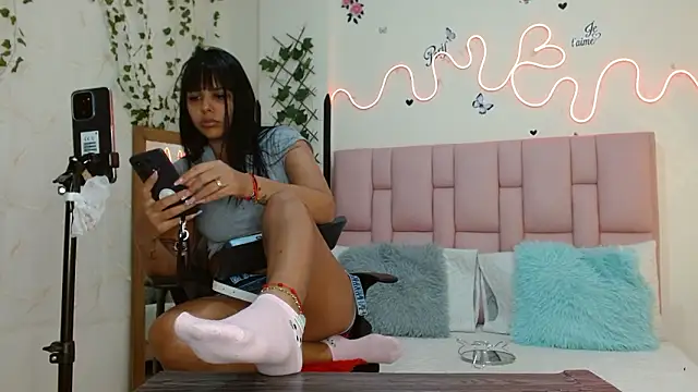 isabela ferrer  online show from 10, 3, 2026