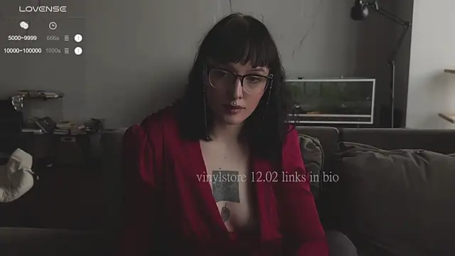 Snapshot of vinylstore chatting on 12, 2, 2025 vinylstore online show from 12, 2, 2025