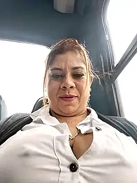 Laura-Hernandez online show from 4, 10, 2025