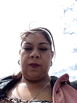 Laura-Hernandez online show from 17, 11, 2025