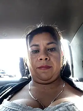 Laura-Hernandez online show from 22, 11, 2025