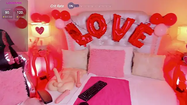 Snapshot of AliceLamore chatting on 11, 2, 2025 AliceLamore online show from 11, 2, 2025