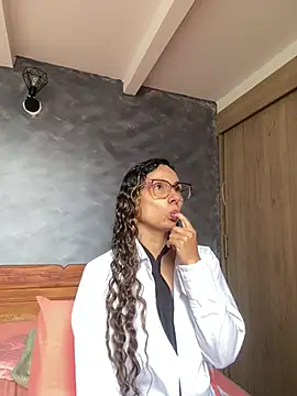Snapshot of MafeeRoss chatting on 8, 6, 2026 MafeeRoss online show from 8, 6, 2026