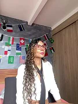 Snapshot of MafeeRoss chatting on 9, 7, 2026 MafeeRoss online show from 9, 7, 2026