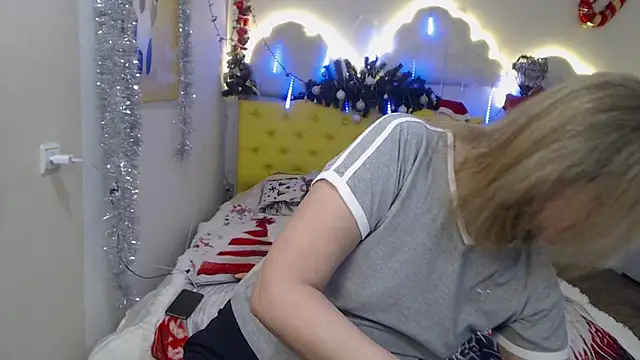 HolyMilfa online show from 8, 12, 2024