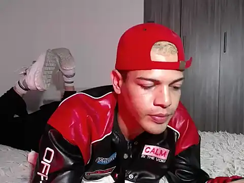 Snapshot of SWEET_MIGUEL chatting on 21, 10, 2025 SWEET MIGUEL online show from 21, 10, 2025