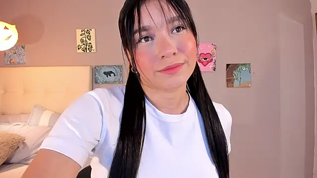 Snapshot of Maia_W10 chatting on 28, 4, 2026 Maia W10 online show from 28, 4, 2026