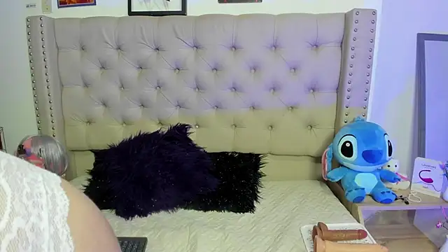 AngeleRoux online show from 8, 2, 2025