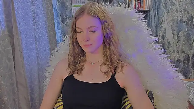 Snapshot of JuxxxsyBunx chatting on 13, 10, 2025 JuxxxsyBunx online show from 13, 10, 2025