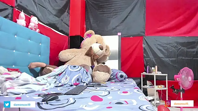 Snapshot of daamonxxx19 chatting on 9, 3, 2025 daamonxxx19 online show from 9, 3, 2025