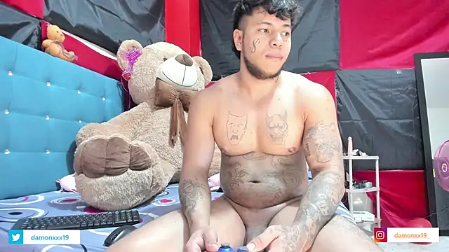 Snapshot of daamonxxx19 chatting on 10, 3, 2025 daamonxxx19 online show from 10, 3, 2025