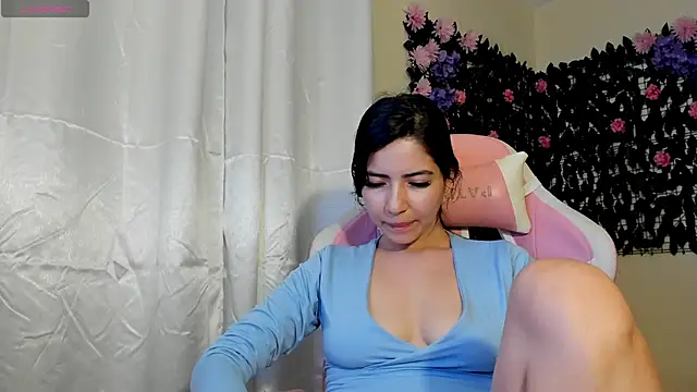 sweetieandjuicyy online show from 21, 12, 2025