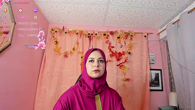 Snapshot of BadraSaadi chatting on 28, 10, 2025 BadraSaadi online show from 28, 10, 2025