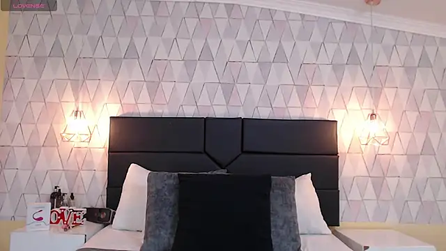 JustinePerry online show from 4, 2, 2025