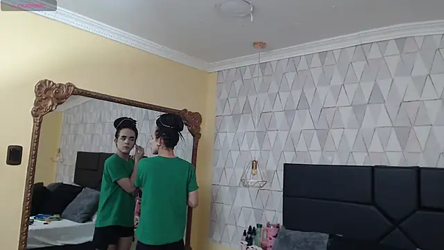 JustinePerry online show from 22, 3, 2025