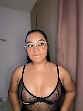 Snapshot of Lucy_wilson5 chatting on 16, 2, 2025 Lucy wilson5 online show from 16, 2, 2025