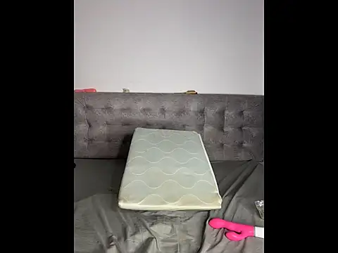 ScarletVelvetX online show from 4, 3, 2026