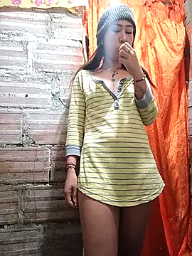 Snapshot of samy-blonde chatting on 25, 10, 2025 samy-blonde online show from 25, 10, 2025