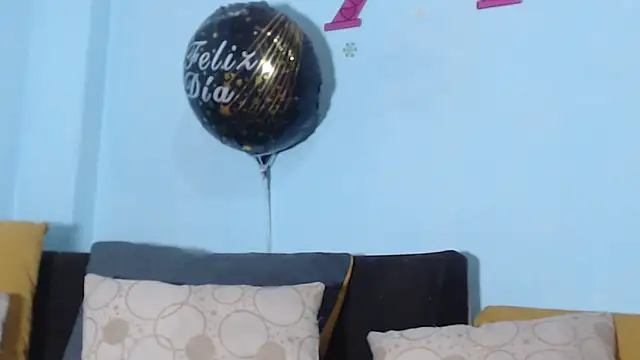 Snapshot of DirtyStefaniax chatting on 8, 1, 2025 DirtyStefaniax online show from 8, 1, 2025