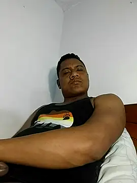 Snapshot of latinblack01 chatting on 4, 3, 2025 latinblack01 online show from 4, 3, 2025