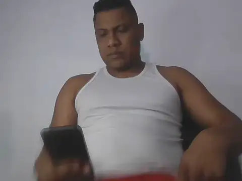 Snapshot of latinblack01 chatting on 21, 10, 2025 latinblack01 online show from 21, 10, 2025