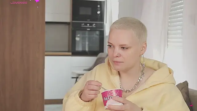 LikaBerry1 online show from 13, 4, 2026