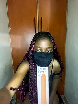 Snapshot of alicia_loveraw chatting on 5, 10, 2025 alicia loveraw online show from 5, 10, 2025