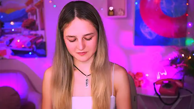 DeboraLarson online show from 8, 1, 2025