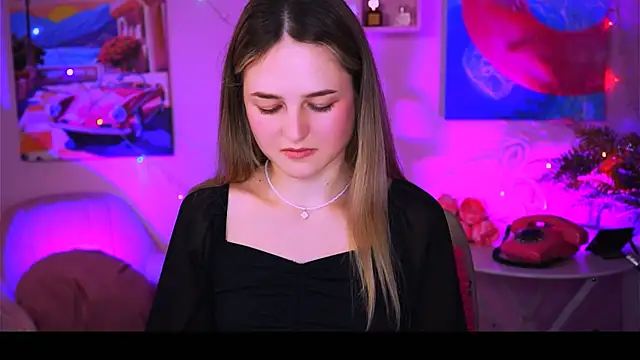 DeboraLarson online show from 12, 1, 2025