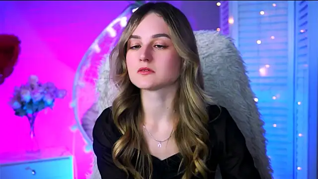 DeboraLarson online show from 1, 3, 2025