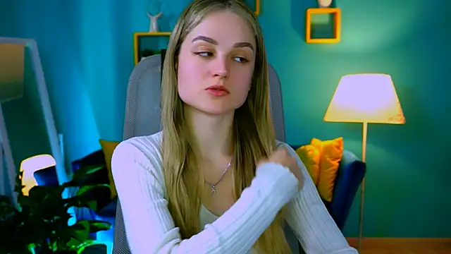 DeboraLarson online show from 9, 3, 2025