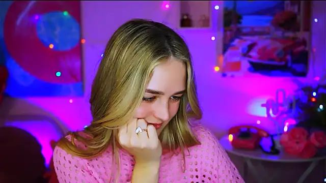 DeboraLarson online show from 18, 3, 2025