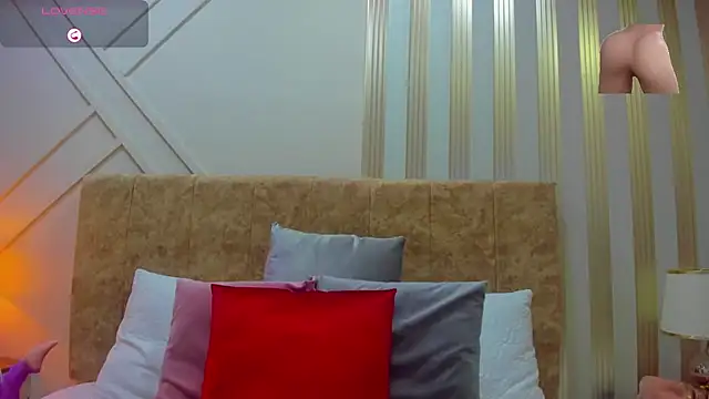 ashley  foxx  online show from 22, 3, 2025